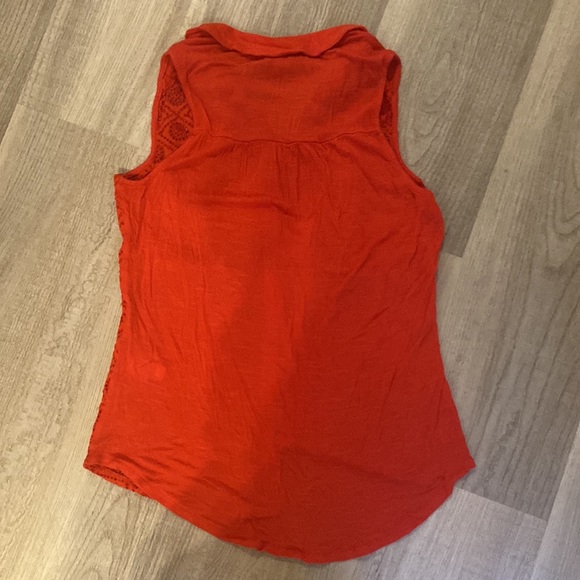 Lucky brand sleeveless top- size xs - Picture 2 of 2